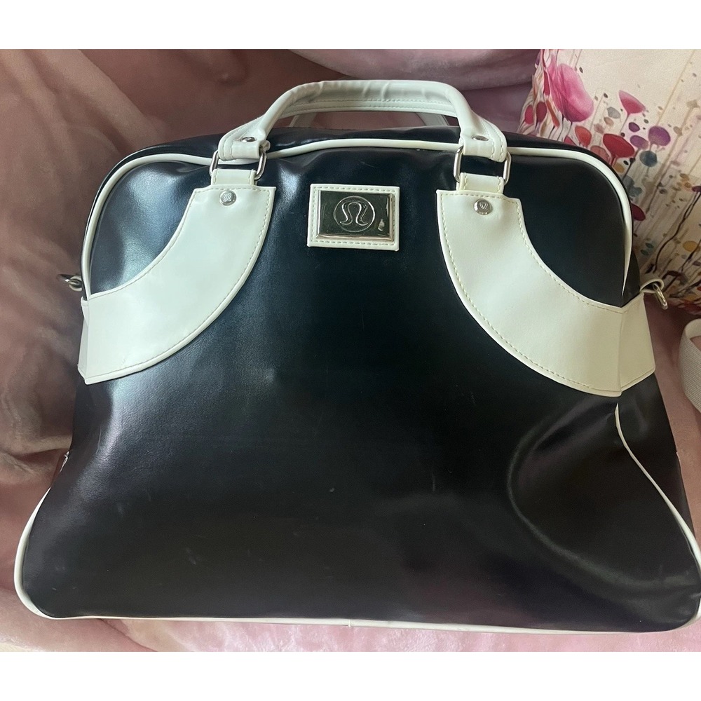 Lululemon Vintage Gym Weekend Bag Bowler Style Black White Floral Lining *Rare